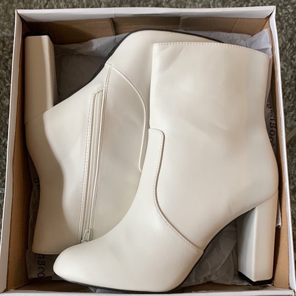 NIB New Bamboo White Ankle Boots, 8.5 - Picture 6 of 7